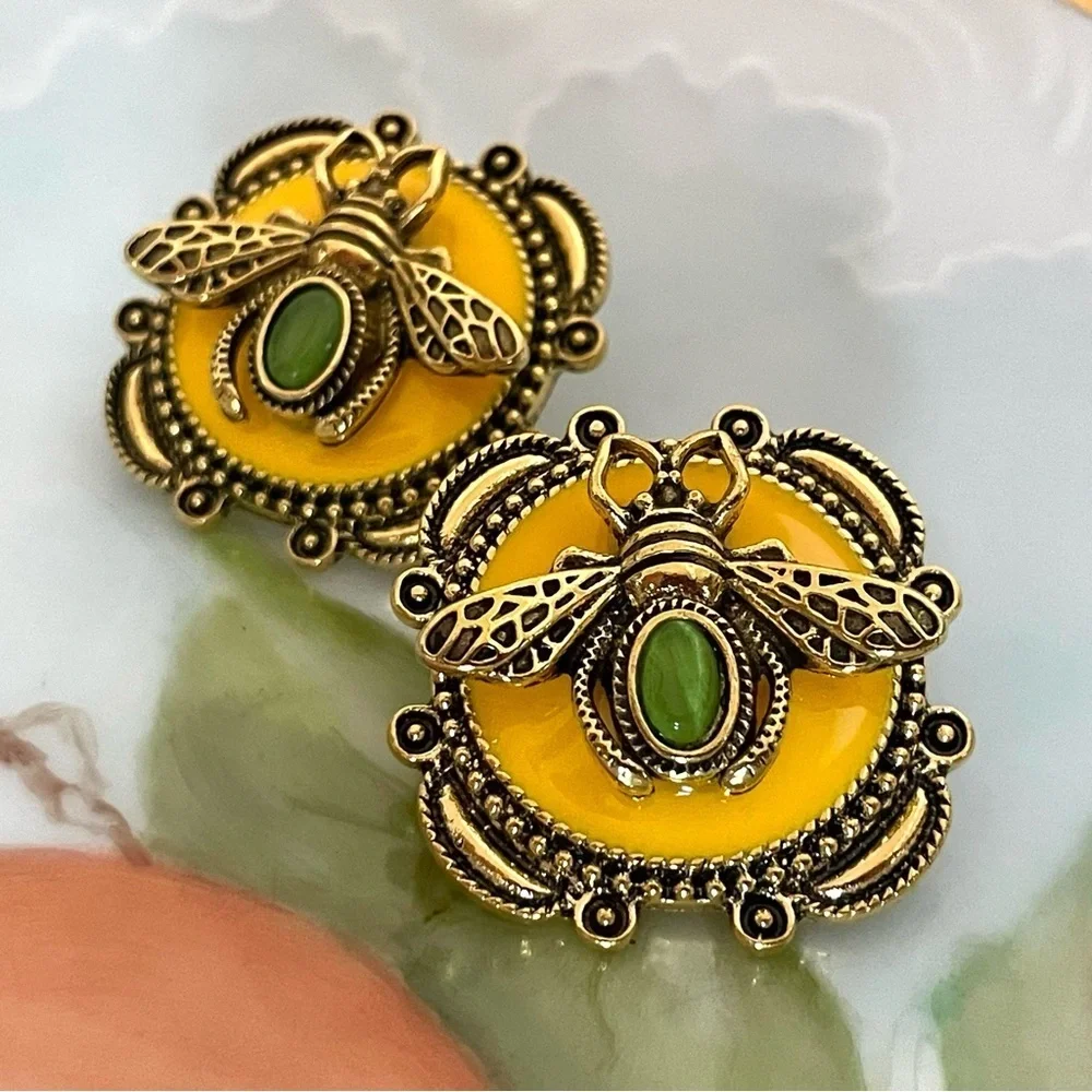 ✨Anthropologie Apis Bee Earrings